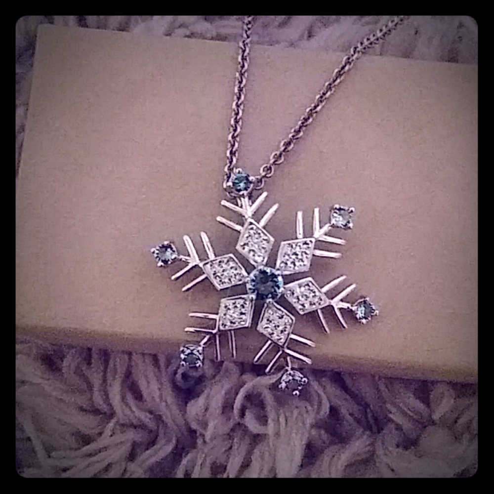 Snowflake necklace